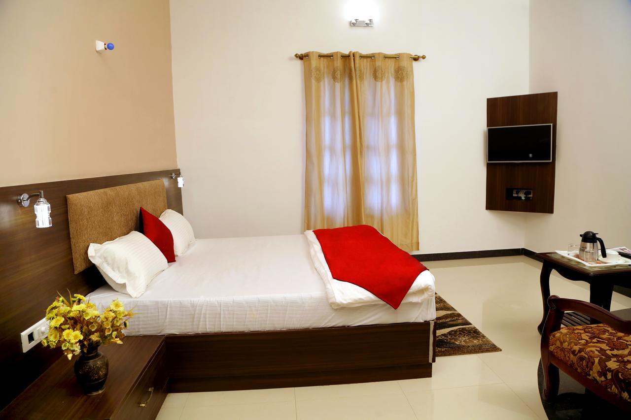 Premier Inn Yercaud Esterno foto
